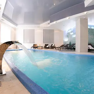 4* Hotel Taurus &
