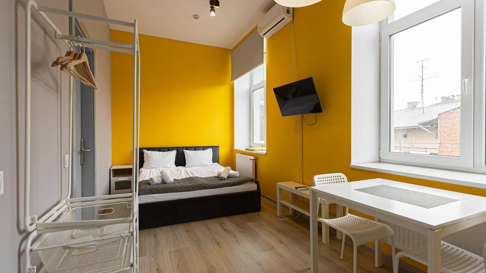 Stories Hub Aparthotel Lviv