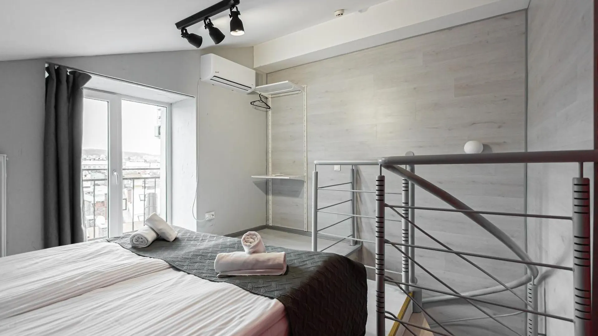 Stories Hub Aparthotel Lviv